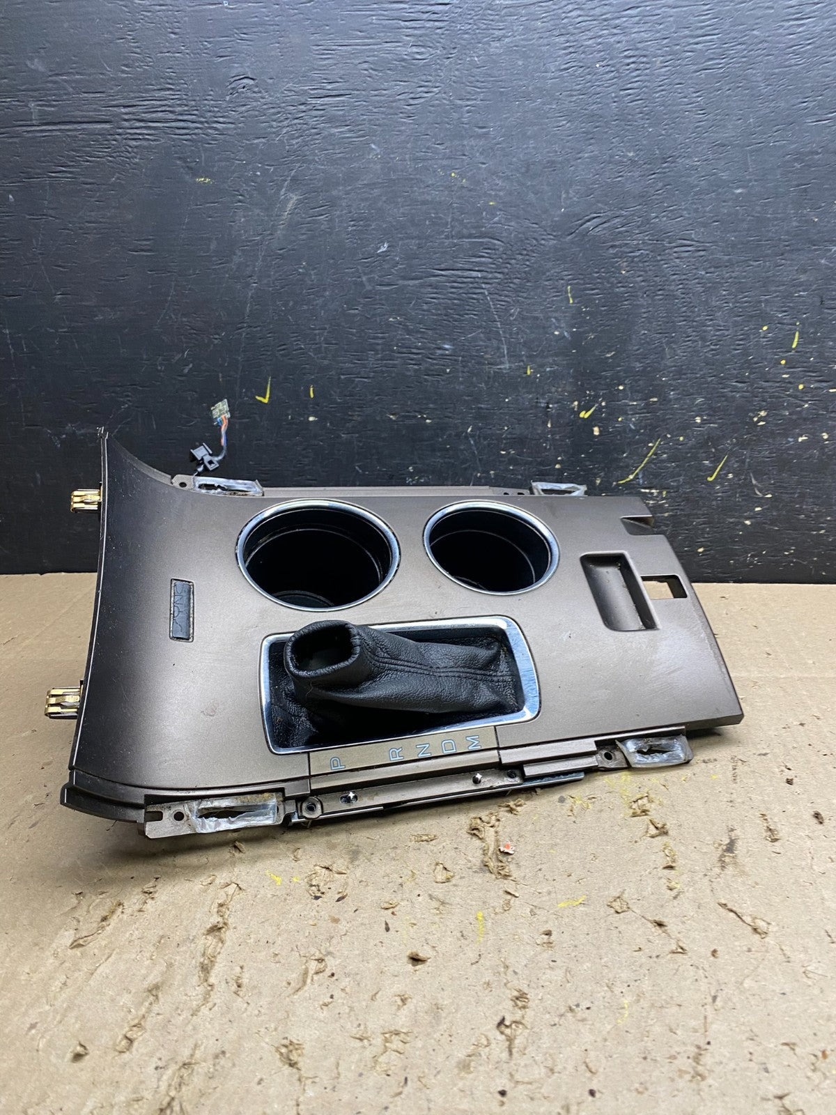 2011 - 2014 Ford Edge Center Console Cup Holder Shifter Bezel Trim u5268 DG2