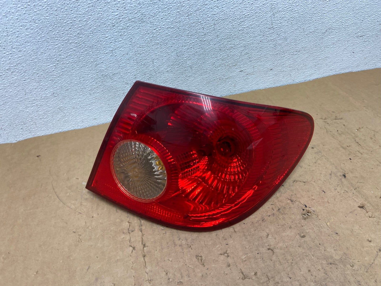 2006 - 2008 Toyota Corolla Right Passenger RH Side Tail light AD0611 LK0