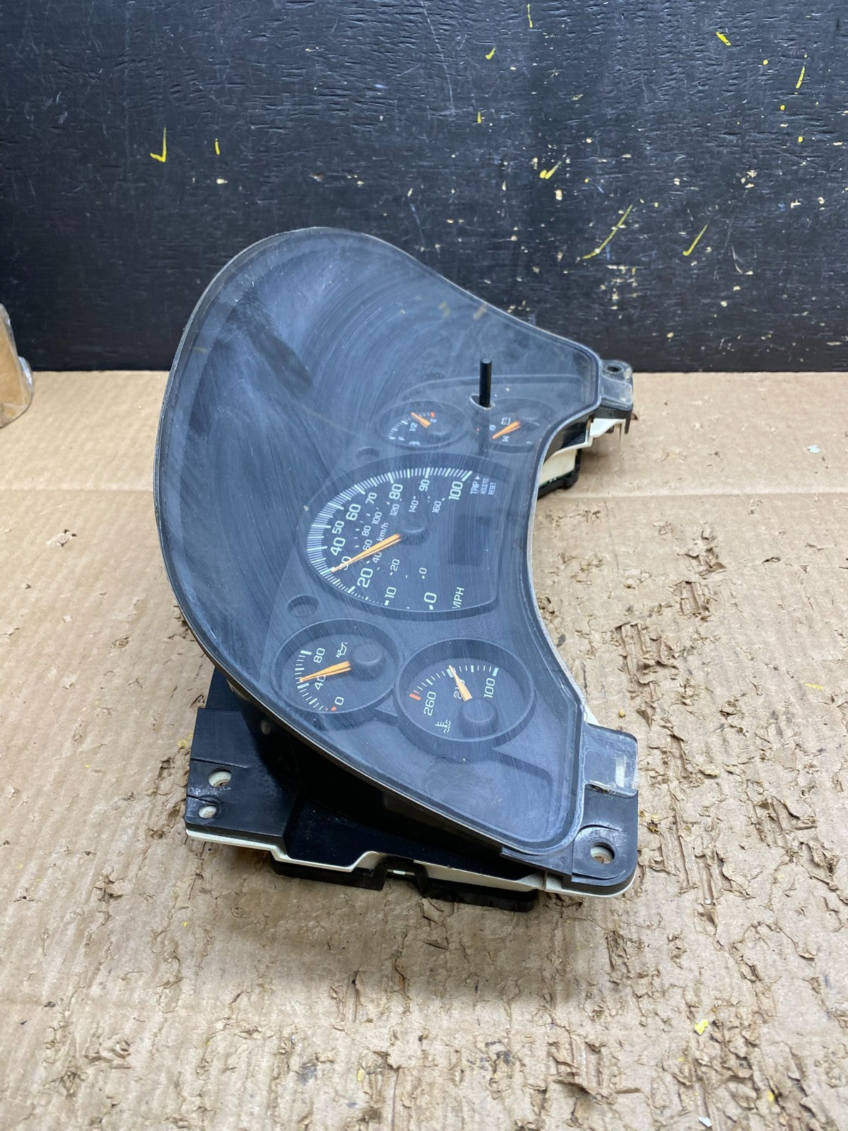 2004 to 2007 Chevrolet Express Speedometer Cluster Gauge OEM  v7364 DG1