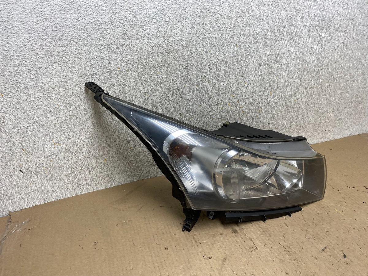 2011 to 2015 Chevrolet Cruze Halogen Right Passenger Rh Headlight AH7692 DW1