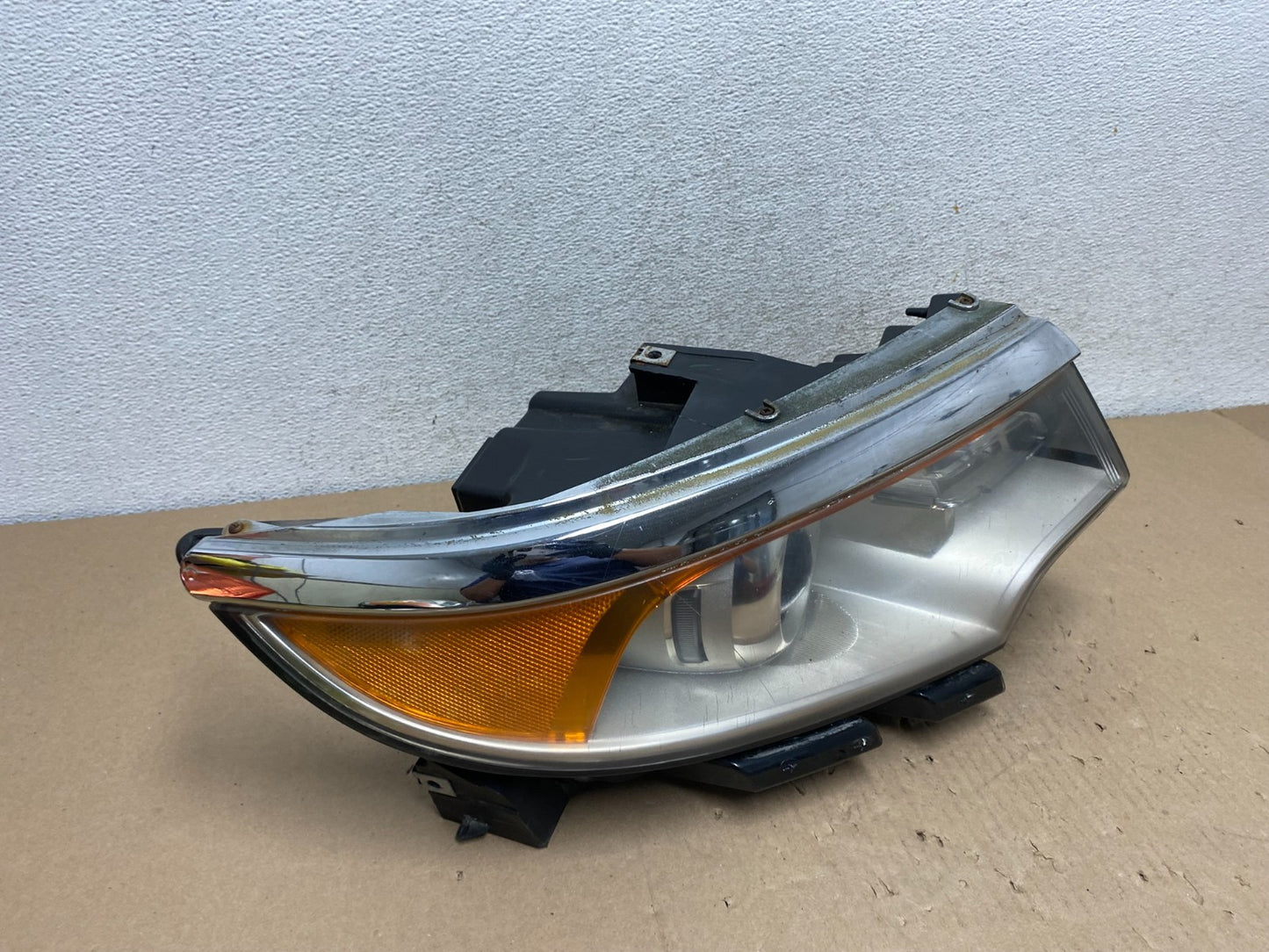 2011 to 2014 Ford Edge Front Right Passenger Headlight Halogen AG6750 DW2