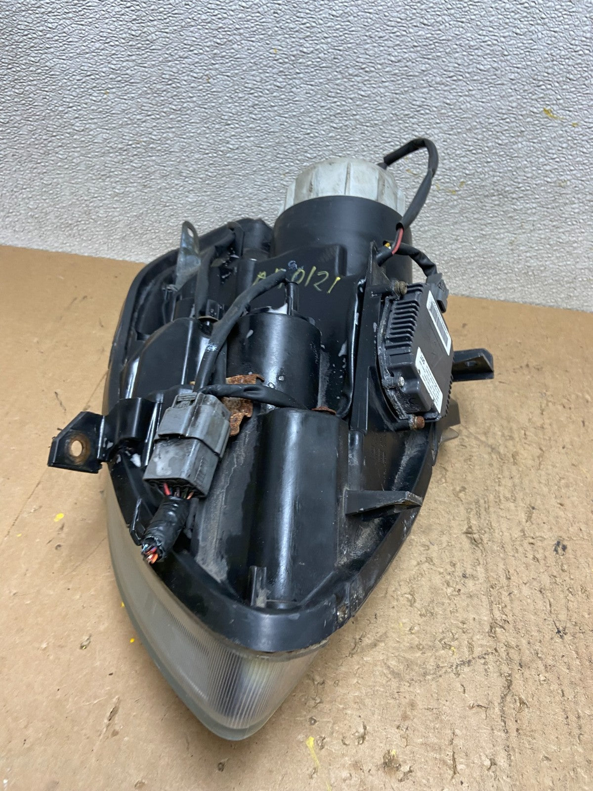 2004 2005 2006 Nissan Maxima Right Passenger Side Headlight Xenon HID AD2421 DW6