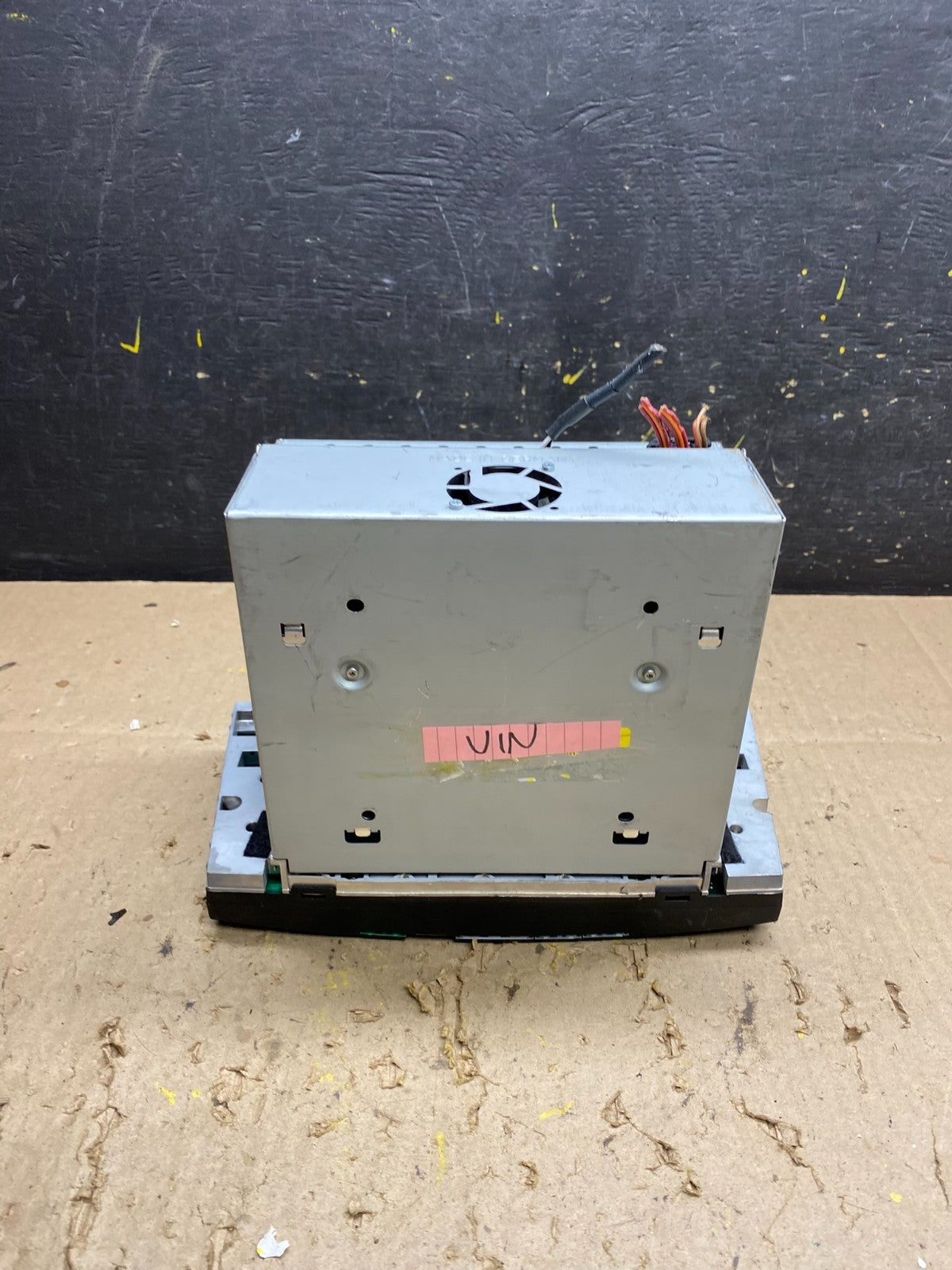 2003 2008 Mercedes E320 E350 Head Screen Display Radio CD Player Stereo U5562 DG5