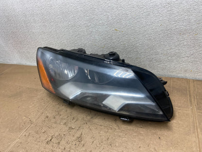 2012-2015 Volkswagen Passat Right Passenger RH  Halogen Headlight OEM Y8318 DW1