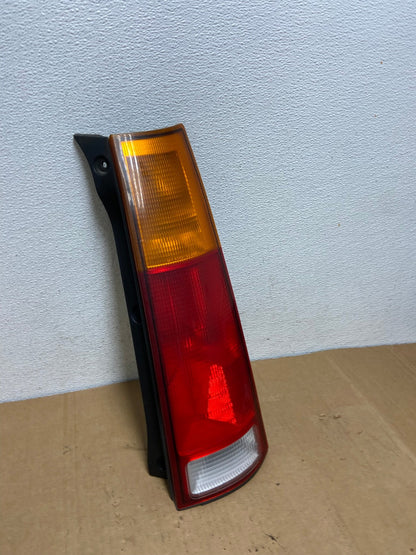 1997 1998 1999 2000 2001 Honda Crv Cr-v Right Passenger Tail Light AC8436 LK2