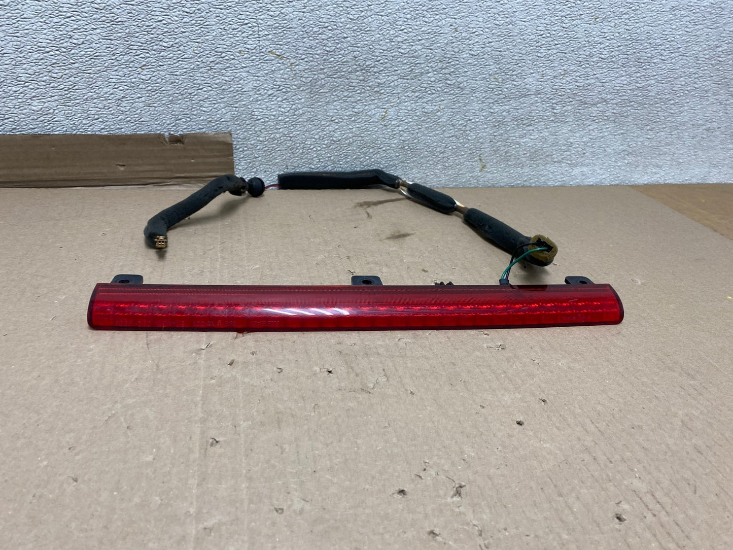 2002 to 2004 Infiniti i35 Rear Spoiler 3rd Light Break  U0955 PS0