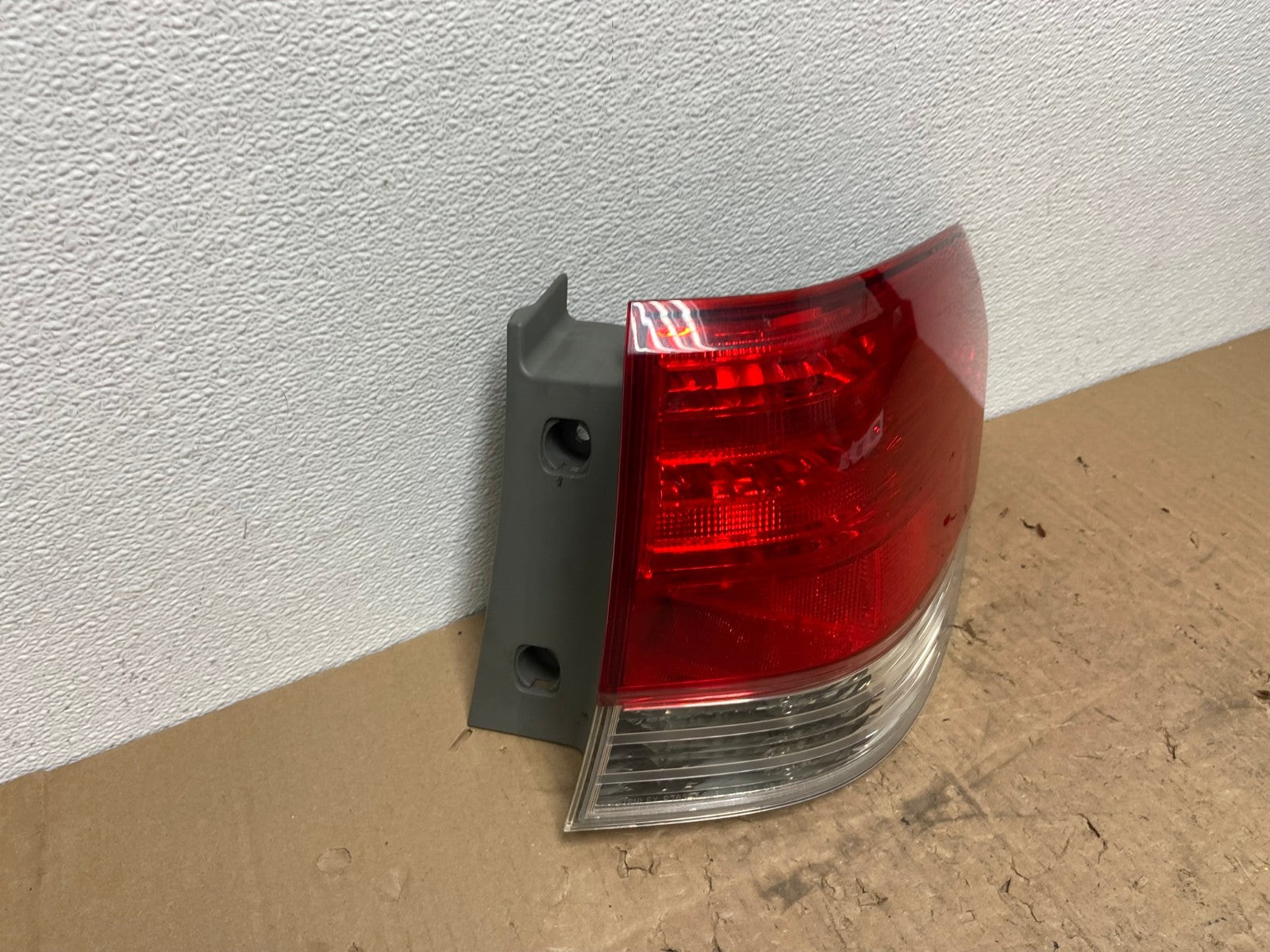 2008 2009 2010 Honda Odyssey Right Passenger Side Tail Light AB8616 LK2