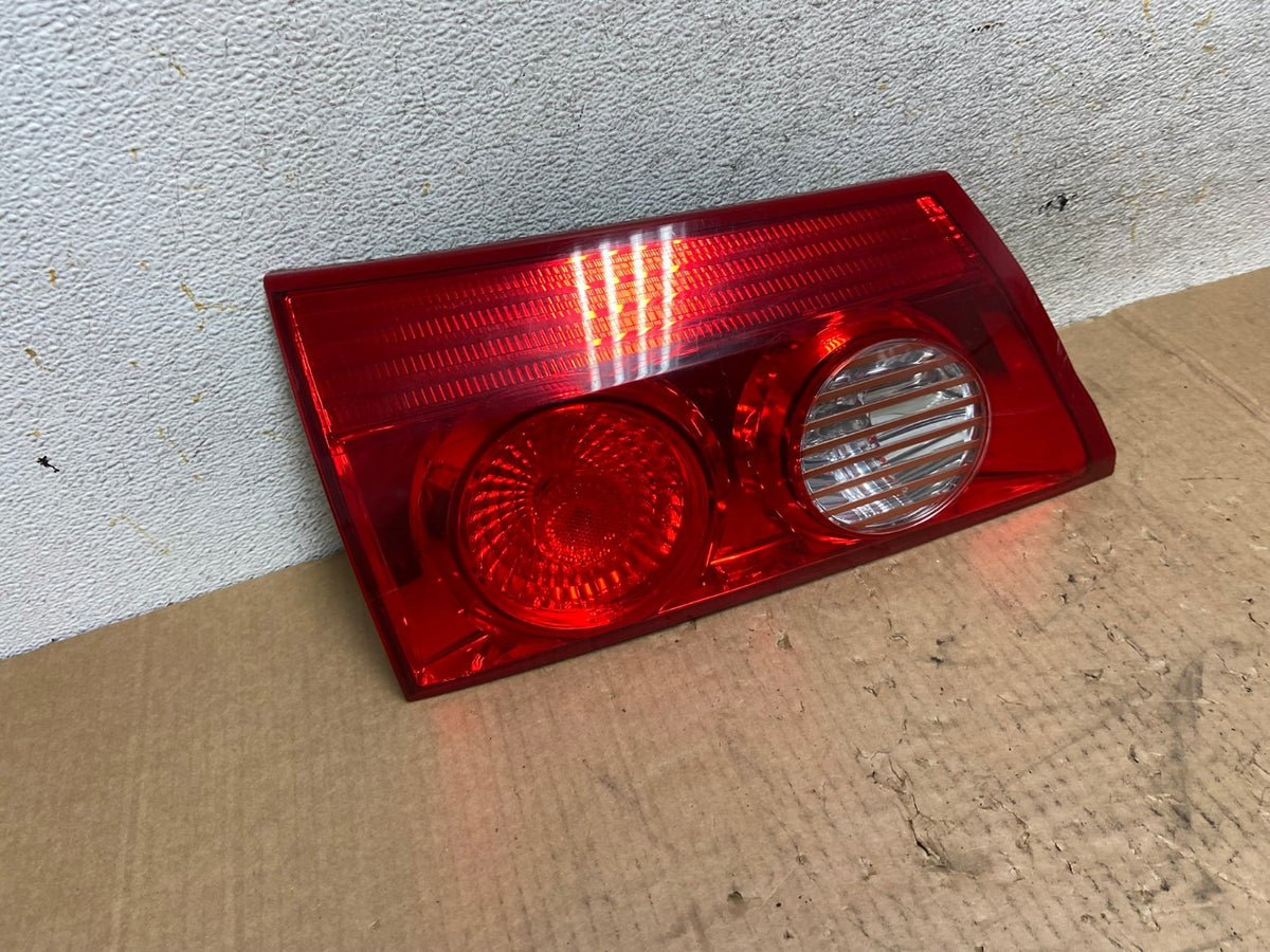 2006 - 2010 Toyota Sienna Left Driver Lh Side Inner Tail Light AI4739 LK2