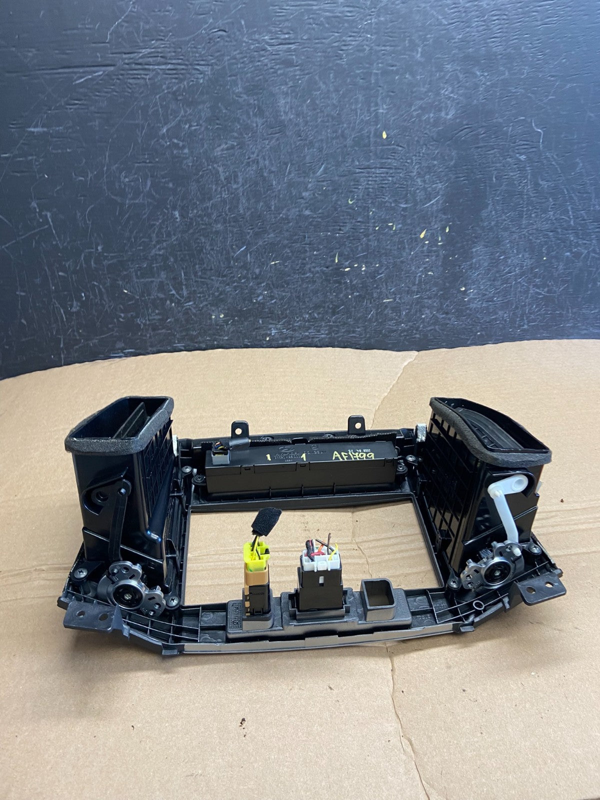 2007 to 2009 Hyundai Santa Fe Center Dashboard Radio Bezel Trim af1799 DG4
