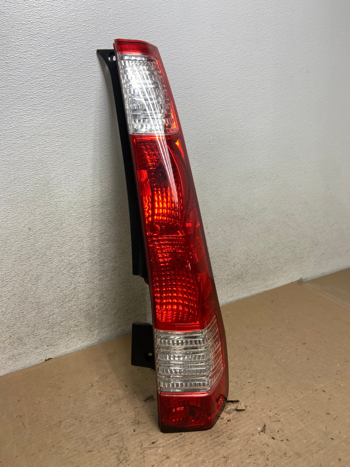 2005 to 2006 Honda Cr-v Crv Right Passenger Side Tail Light AI1087 LK2