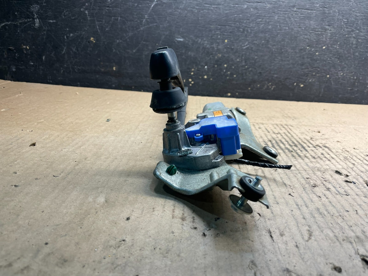 2010 to 2013 Subaru Forester Rear Windshield Washer Wiper Motor u9263 DG2