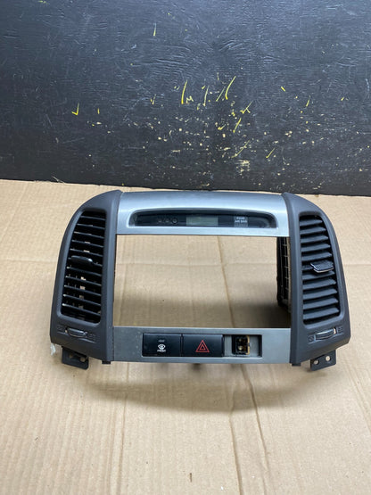 2007 to 2012 Hyundai Santa Fe Center Air Vent A/C Clock Bezel Trim OEM aa4502 DG0