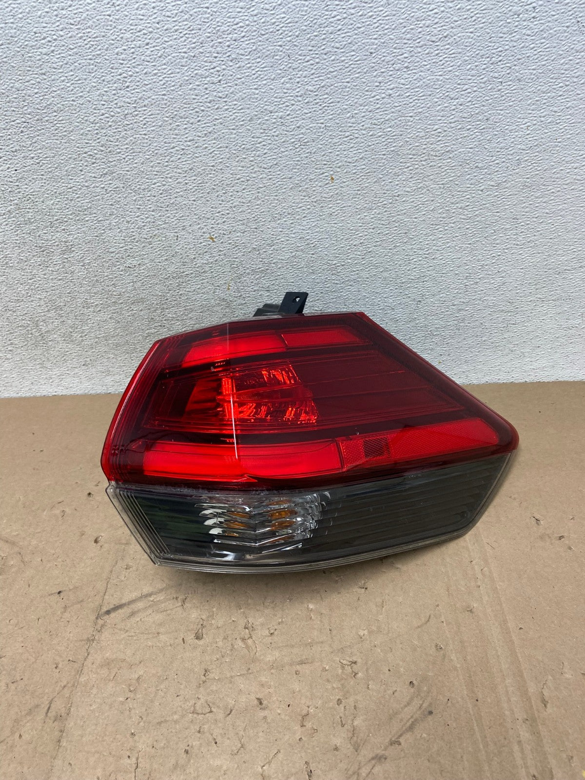 2017 - 2020 Nissan Rogue Outer Right Passenger RH Side Tail Light AG5316 LK0