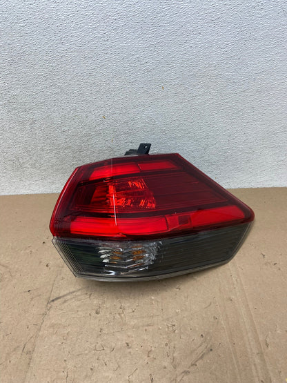 2017 - 2020 Nissan Rogue Outer Right Passenger RH Side Tail Light AG5316 LK0