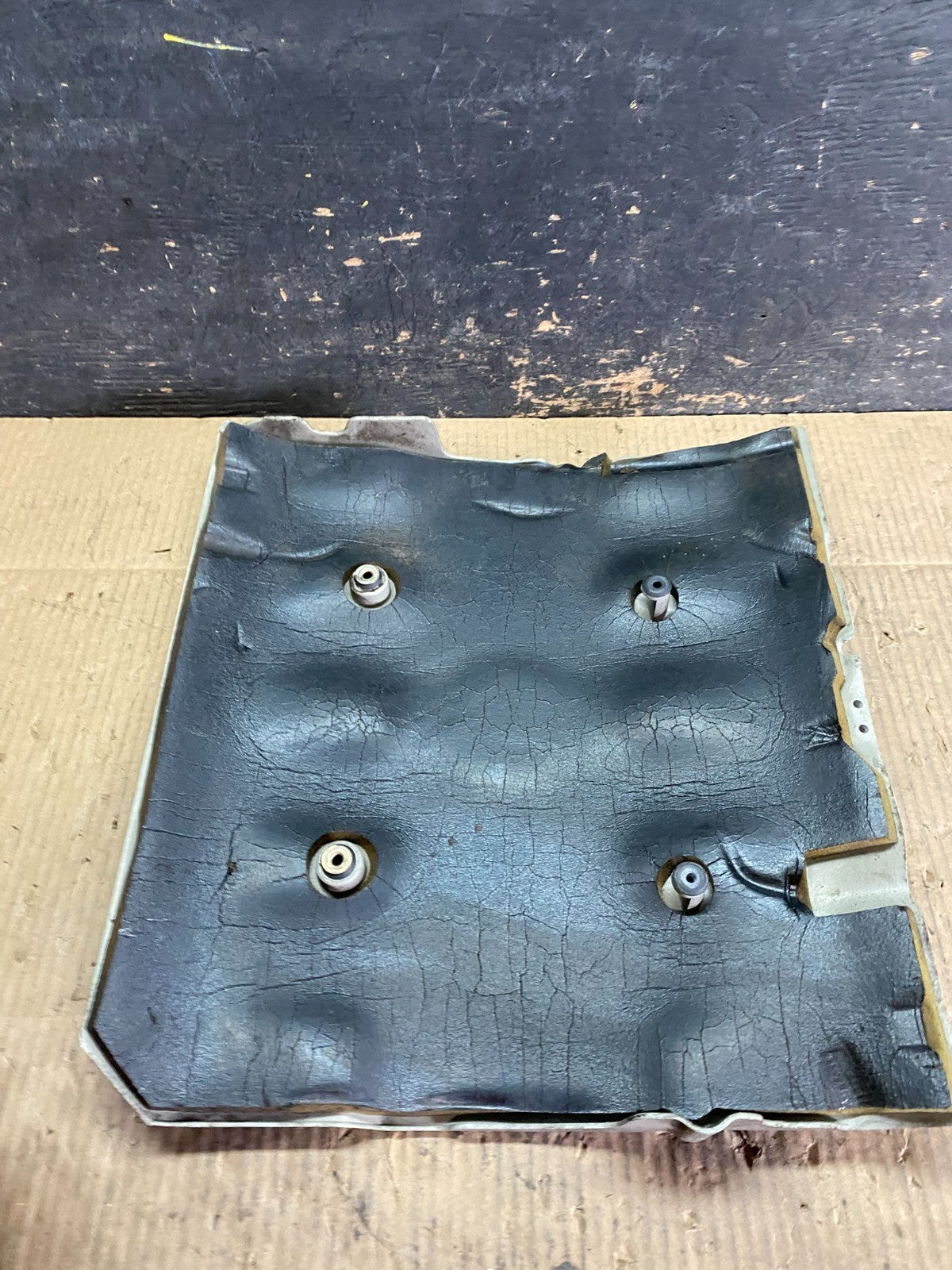 2001 to 2004 Cadillac Deville Seville Northstar Engine Motor Cover T9453 DG7