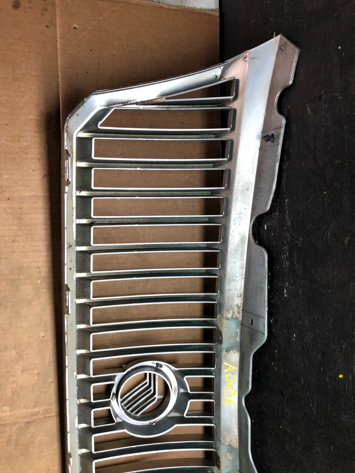 2002 to 2005 Mercury Mountaineer Front Upper Grill Grille Oem A0436 DG14