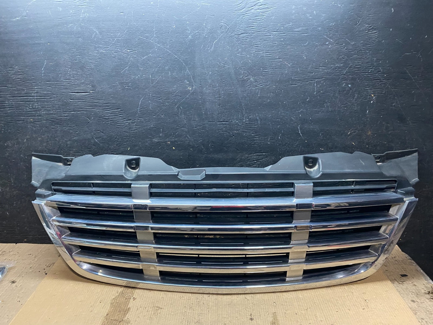 2009 to 2011 Freightliner Sprinter Front Upper Chrome Grill Grille X3391 DG0