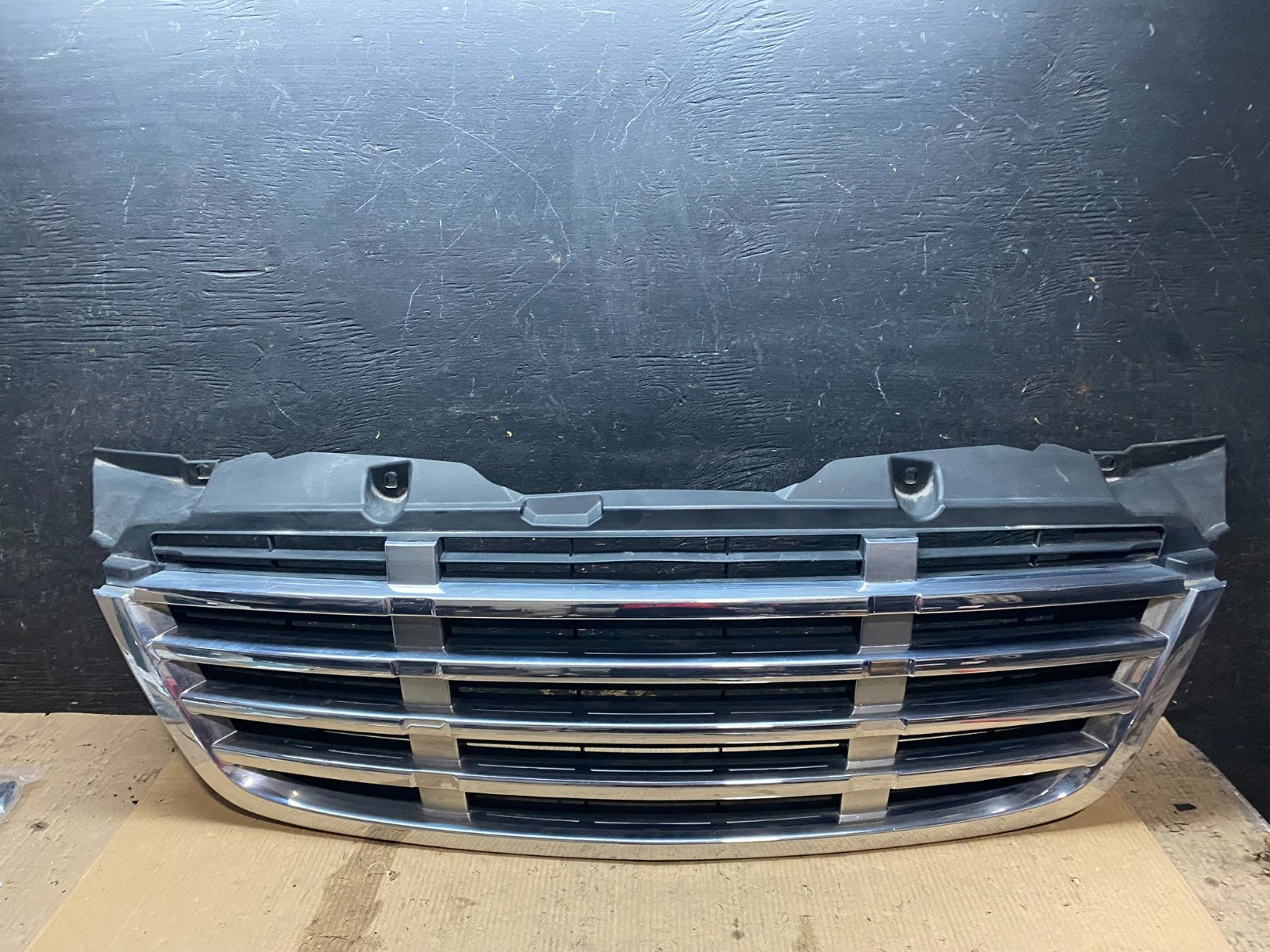 2009 to 2011 Freightliner Sprinter Front Upper Chrome Grill Grille X3391 DG0