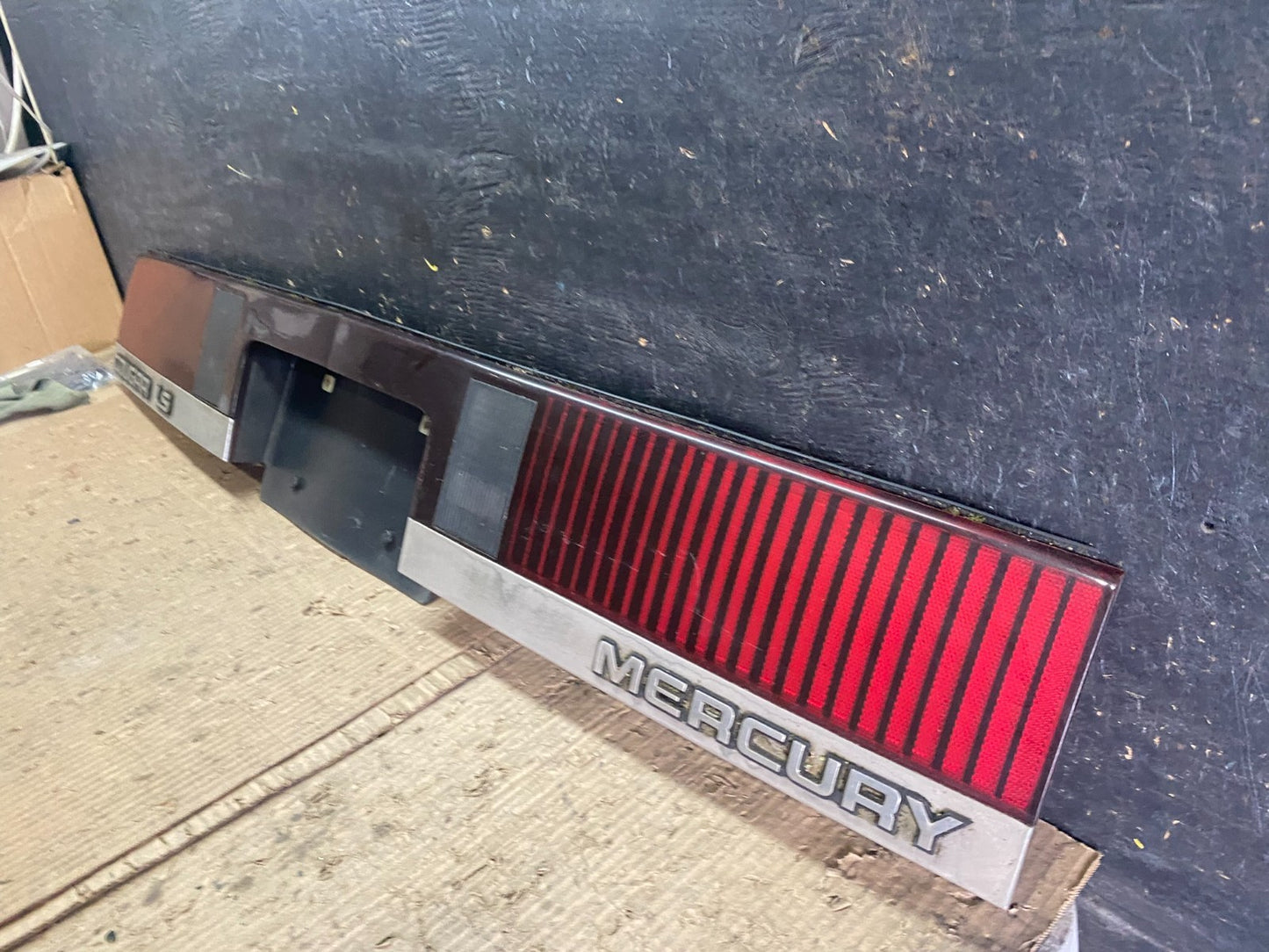 1989 1990 Mercury Cougar LS Rear Trunk Center Tailgate Tail Light Panel w9937 DG1