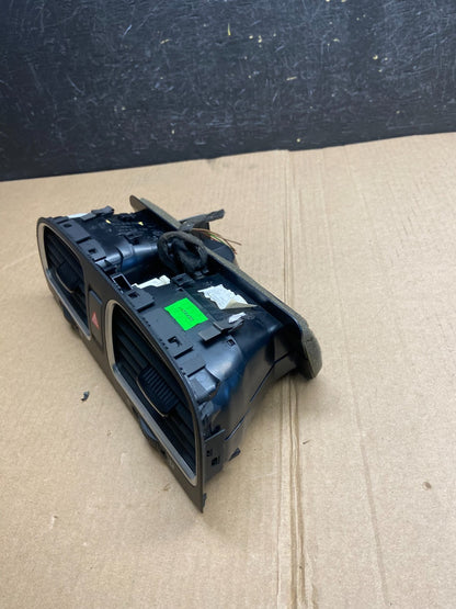 2010-2014 Volkswagen GTI Golf Dash Dashboard Middle Center Air Vent OE AE4215 DG2