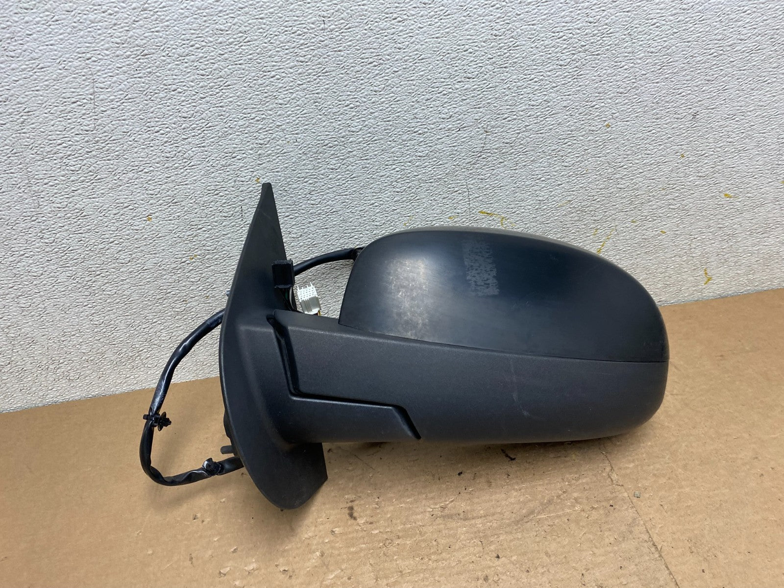 2007-2009 Chevrolet Tahoe Silverado Suburban Left Turn Signal Mirror OE P6394 DG3