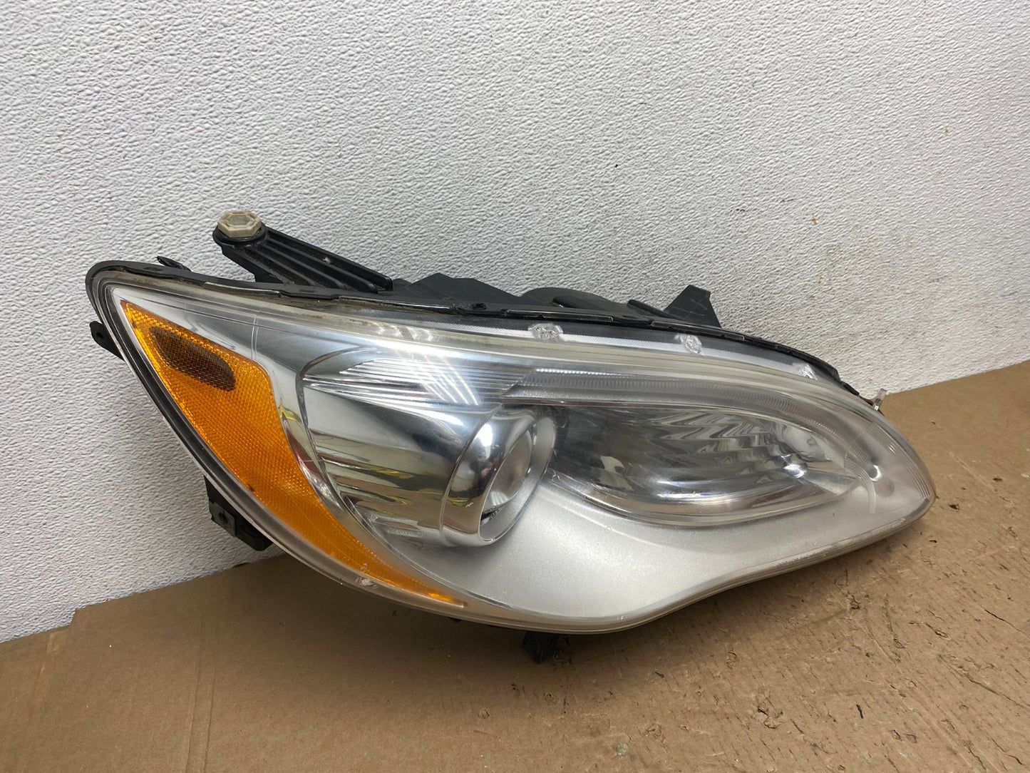 2011 2012 2013 2014 Chrysler 200 Right Passenger Halogen Headlight AD8158 DW2