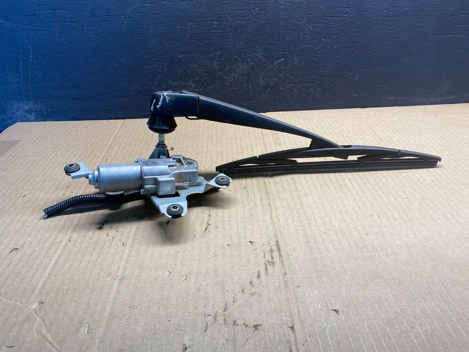 2015 to 2024 Nissan Murano Rear Wiper Motor AC08881