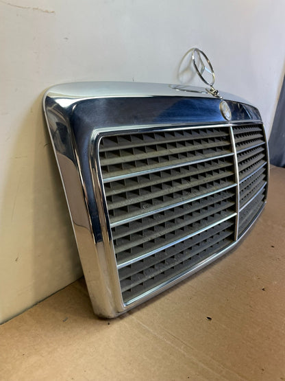1986-1993 Mercedes-Benz 260E 300E 300TE 400E W124 Front Upper Grille AH0344 DG2