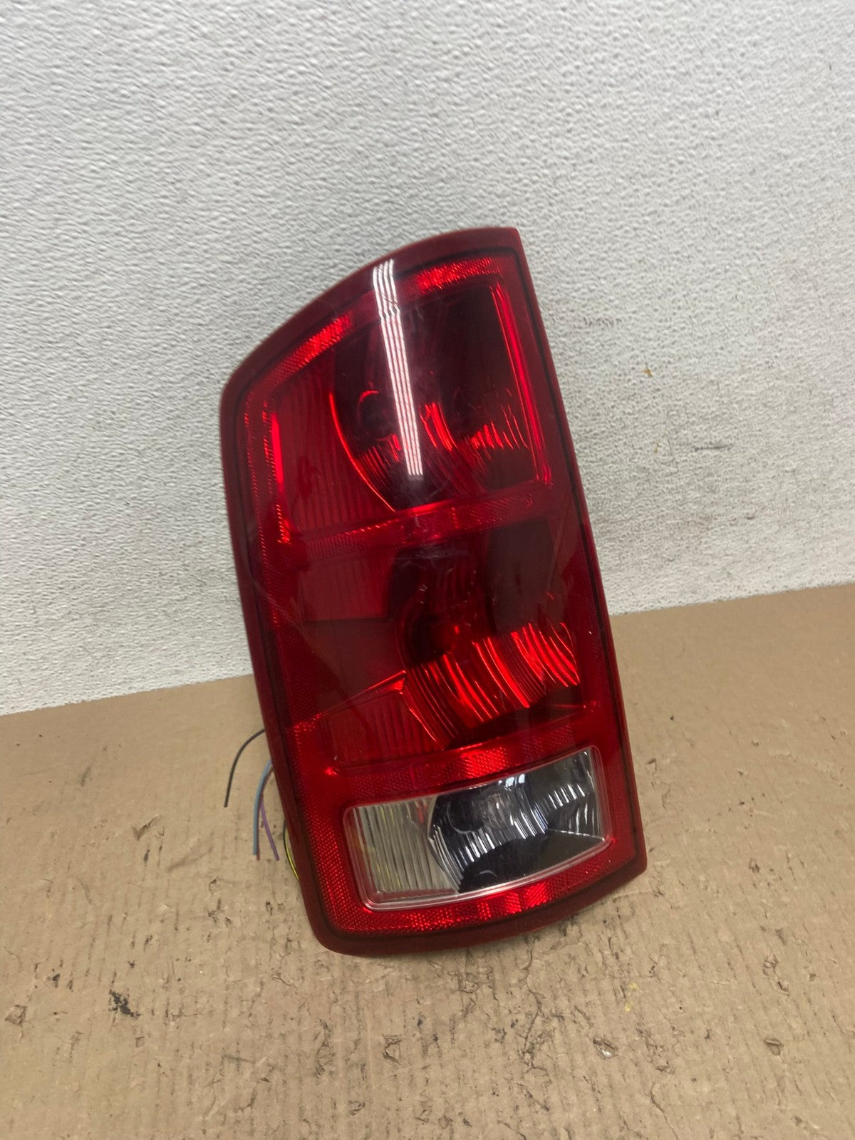 2002 to 2006 Dodge Ram 1500 Left Driver side Tail Light AF7088 LK2