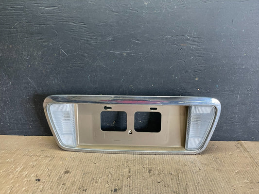 2004 to 2006 Suzuki Verona Rear Trunk Lid License Molding Panel Trim M6303 DG0