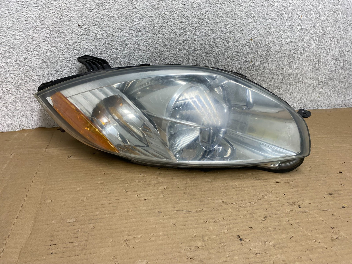 2006-2007 Mitsubishi Eclipse Right Passenger RH Side Halogen Headlight AG8241 DW0