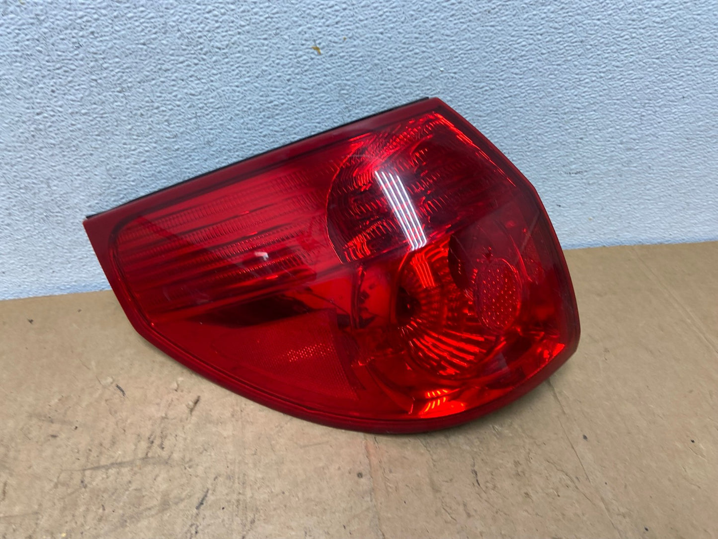 2006 to 2010 Toyota Sienna Left Driver LH Side Tail Light AD0683 LK0