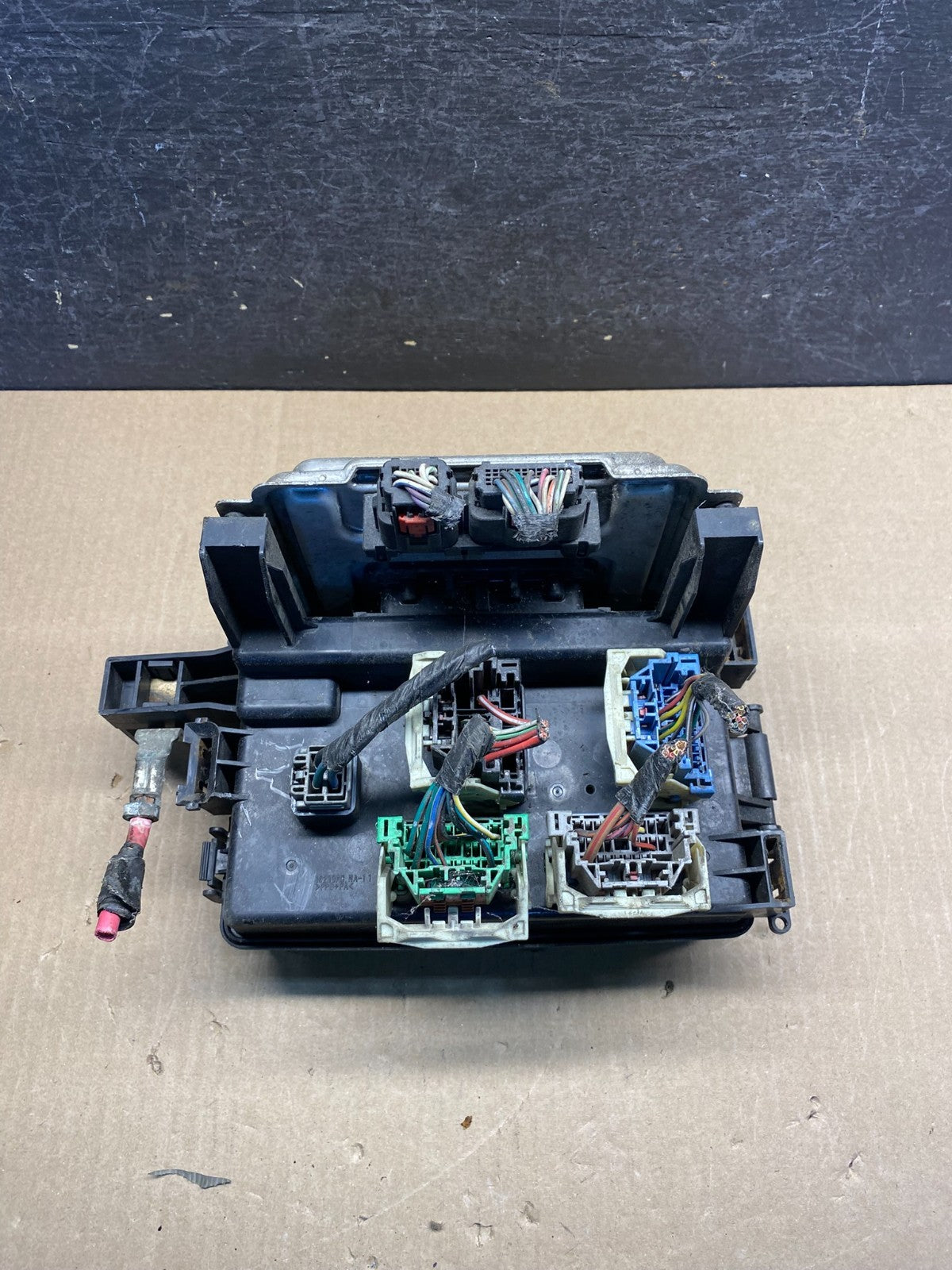 2005 2006 Chrysler 300 Totally Integrated Power Module Fuse Box TIPM ag7503 DG0