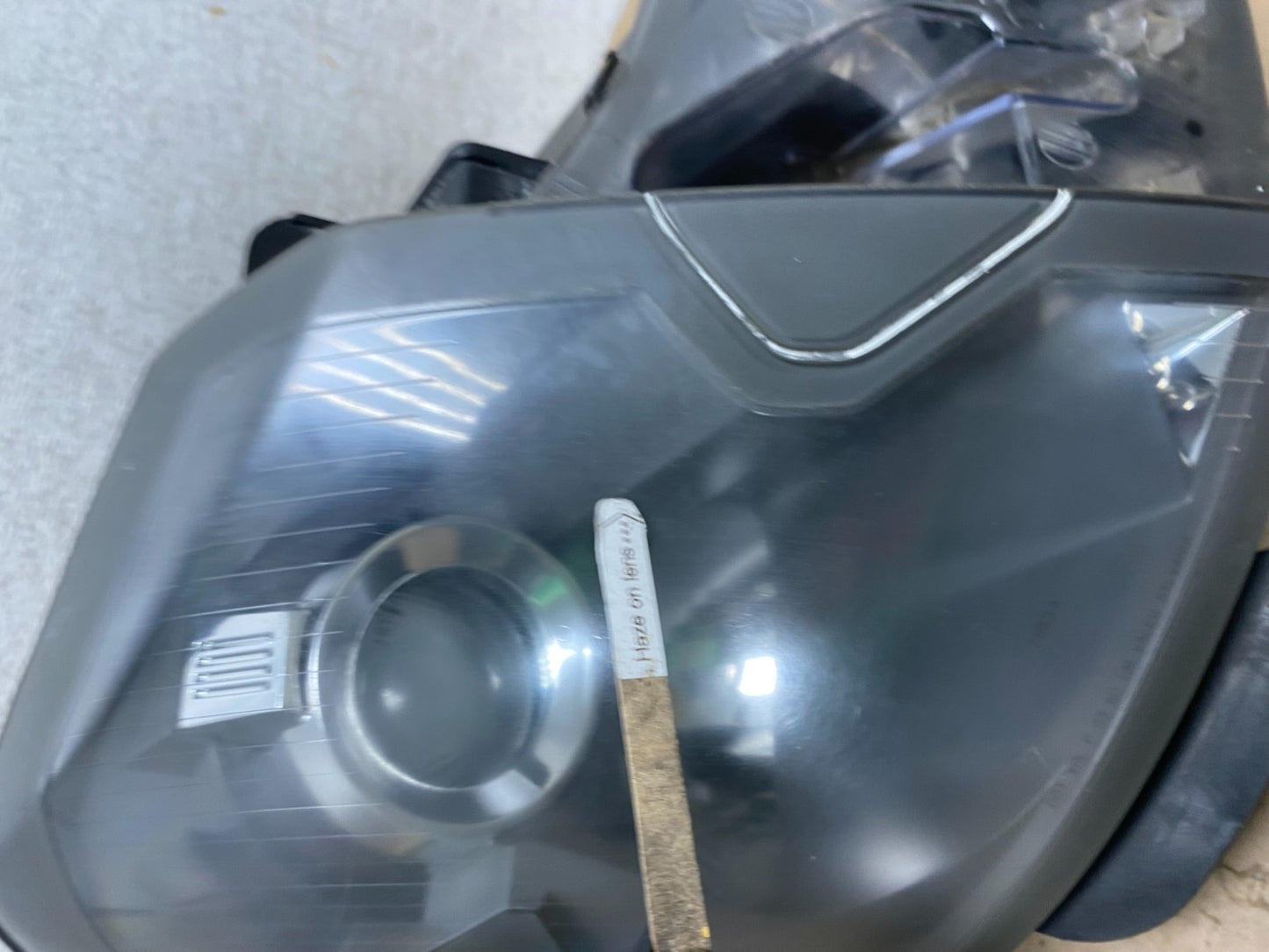 2003 to 2007 Cadillac CTS Right Passenger RH Halogen Headlight AG4412 DW4