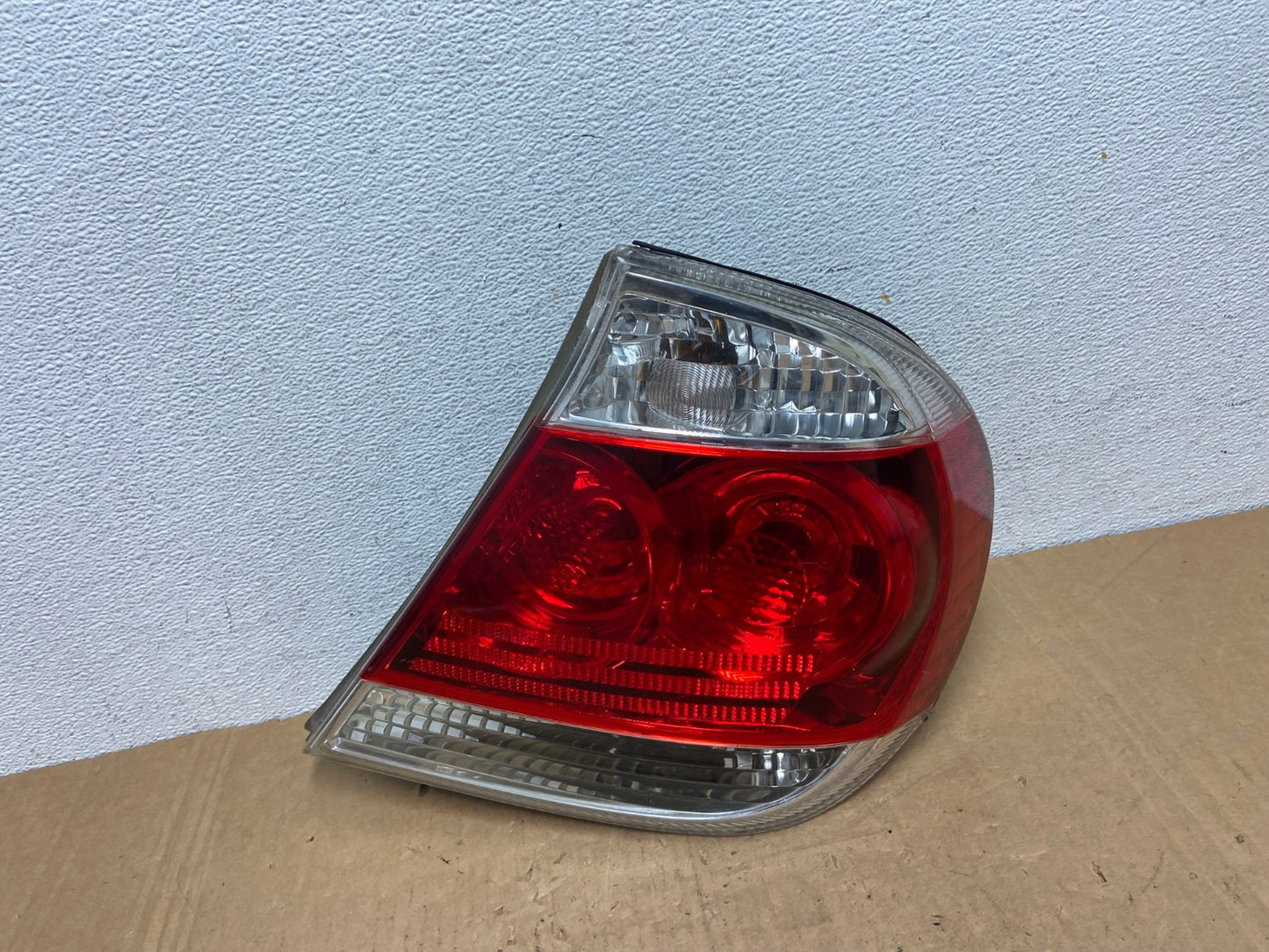 2005 to 2006 Toyota Camry Tail Light Right Passenger Side AD3183 LK0
