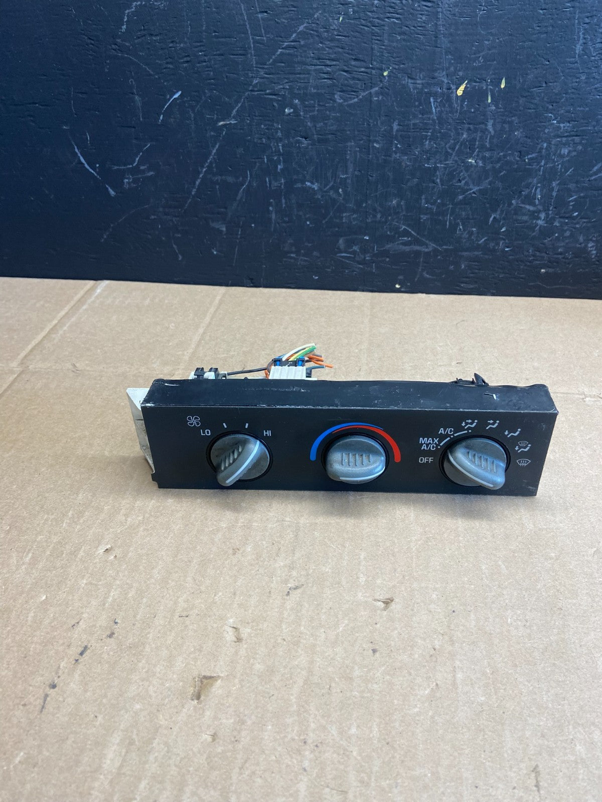 2001 - 2007 GMC Chevrolet Express 1500 Climate Control A/C AB9244 DG0