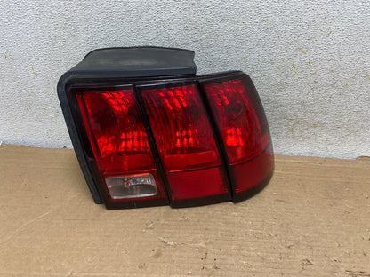 1999-2004 Ford Mustang Right Passenger Rh Side Tail Light AH8979 LK0
