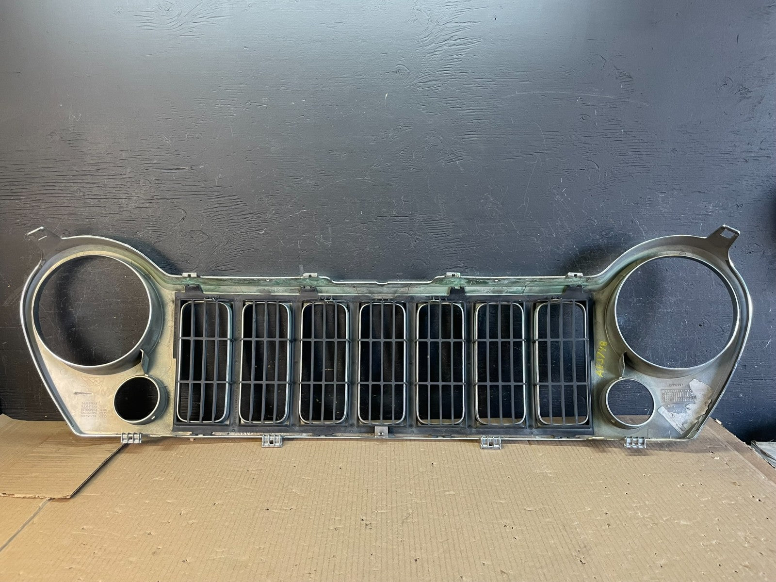 2005 to 2007 Jeep Liberty Front Upper Grill Grille ae3748 DG3