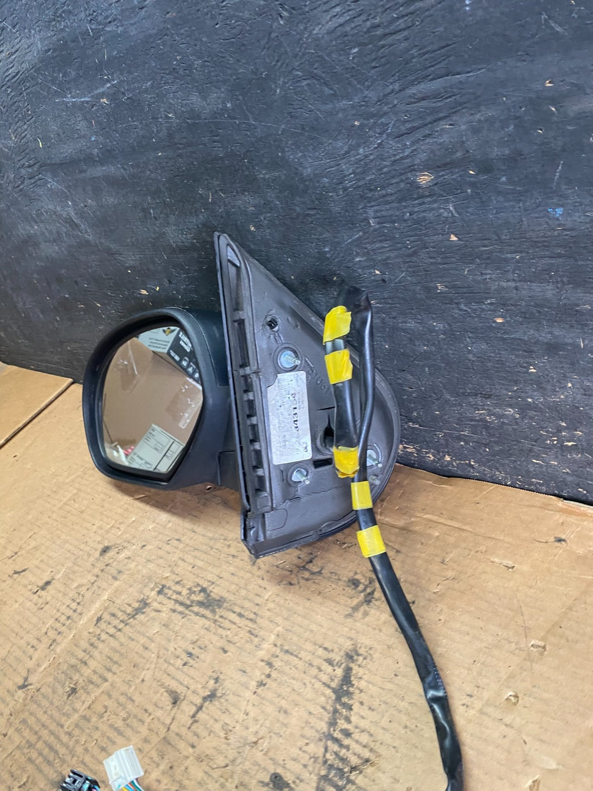 2007-2013 Chevrolet Tahoe Silverado Suburban Left Turn Signal Mirror S0477 DG12