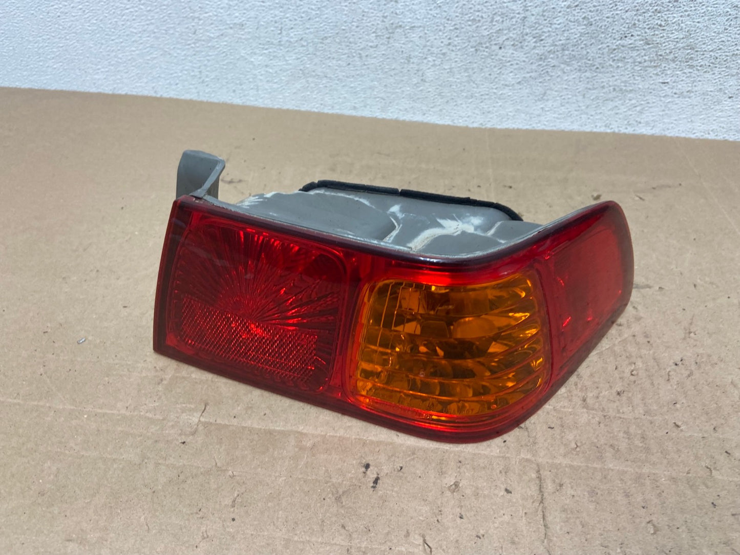 2000 to 2001 Toyota Camry Right Passenger Rh Tail Light AE6079 LK0