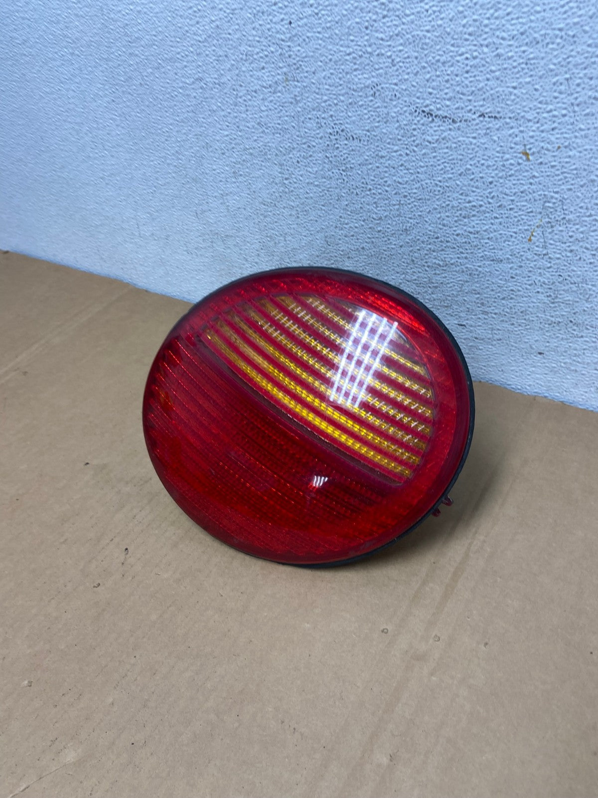 1998-2005 Volkswagen Beetle Right Passenger RH Side Tail Light AD2597 LK1