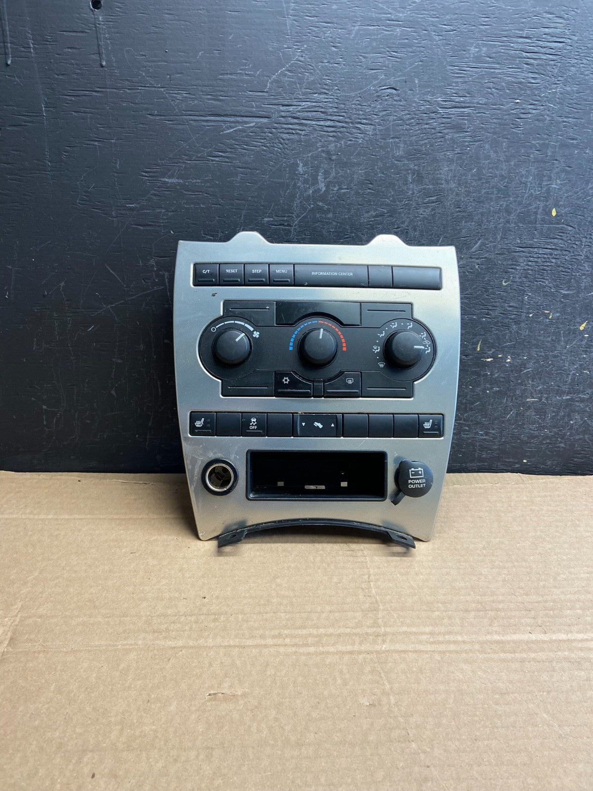 2005 2006 2007 Jeep Commander Grand Cherokee A/C Climate Control Bezel AF2416 DG0