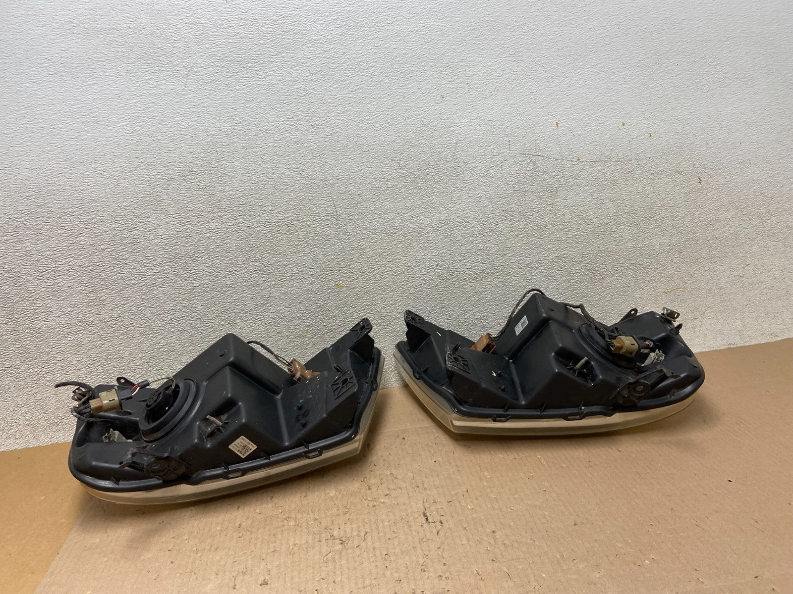 2004 to 2008 Ford F-150 F150 Left+Right Halogen Headlights Z6176 DW7