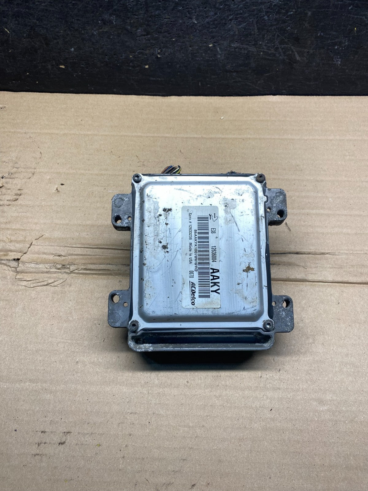 2010-2014 Chevrolet Yukon Tahoe Suburban Engine Control Module ECM ECU AH9573 DG1