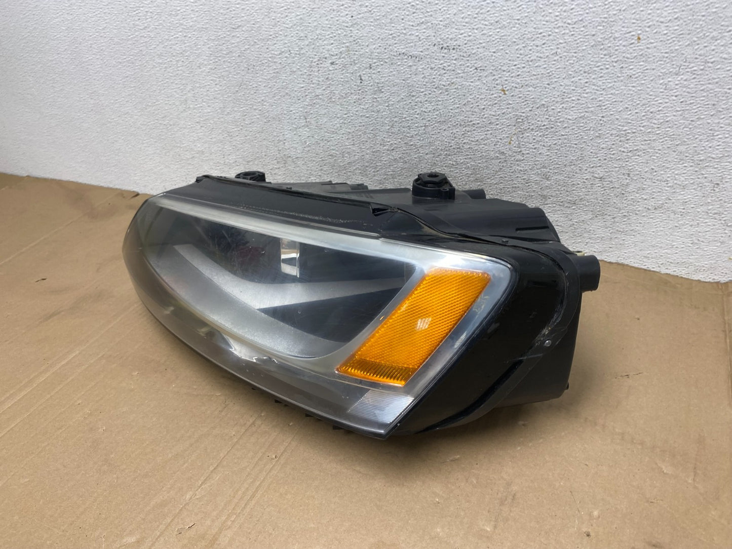 2011 to 2014 Volkswagen Jetta Left Driver LH Headlight Halogen AE9082 DW1