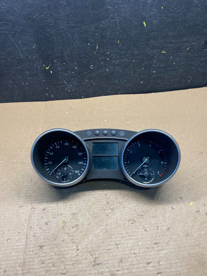 2006 2007 2008 Mercedes GL450 GL550 Instrument Cluster Speedometer Q9720 DG0