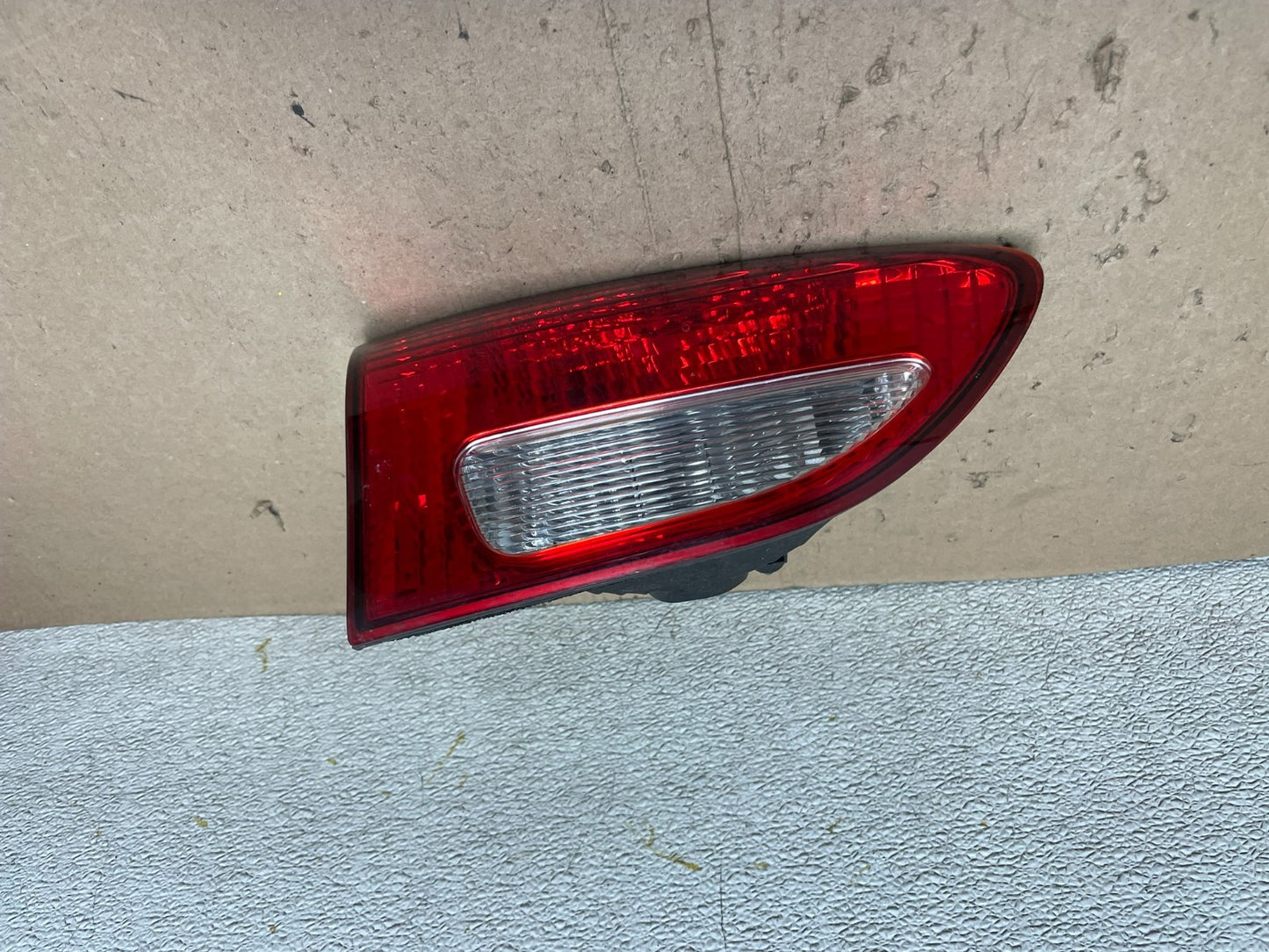 2006 2007 Subaru Tribeca B9 Left Driver Lh Side Tail Light Inner Oem Q4628 DW0