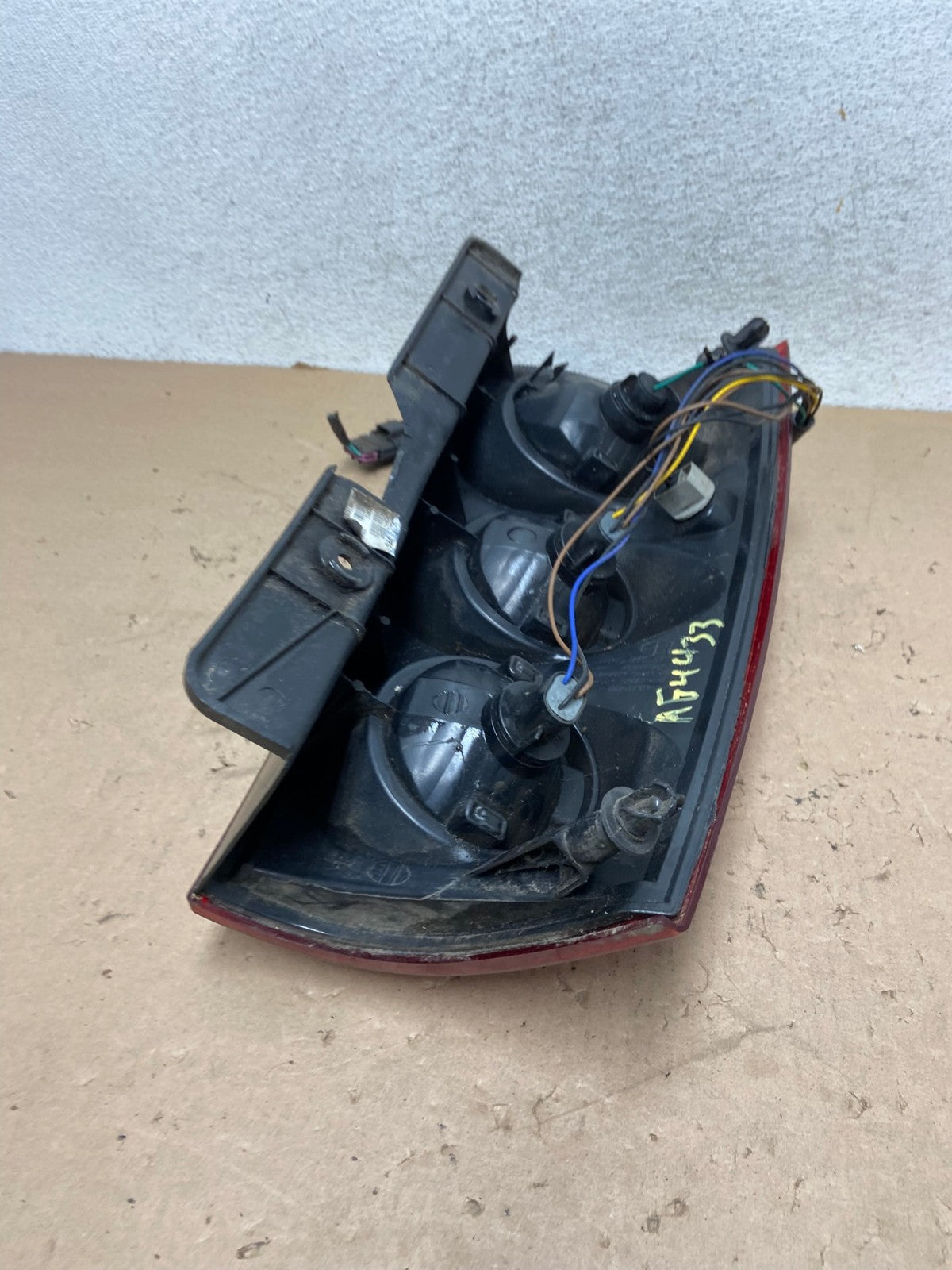 2007 to 2011 GMC Yukon Right Passenger RH Side Tail Light AG4433 LK5