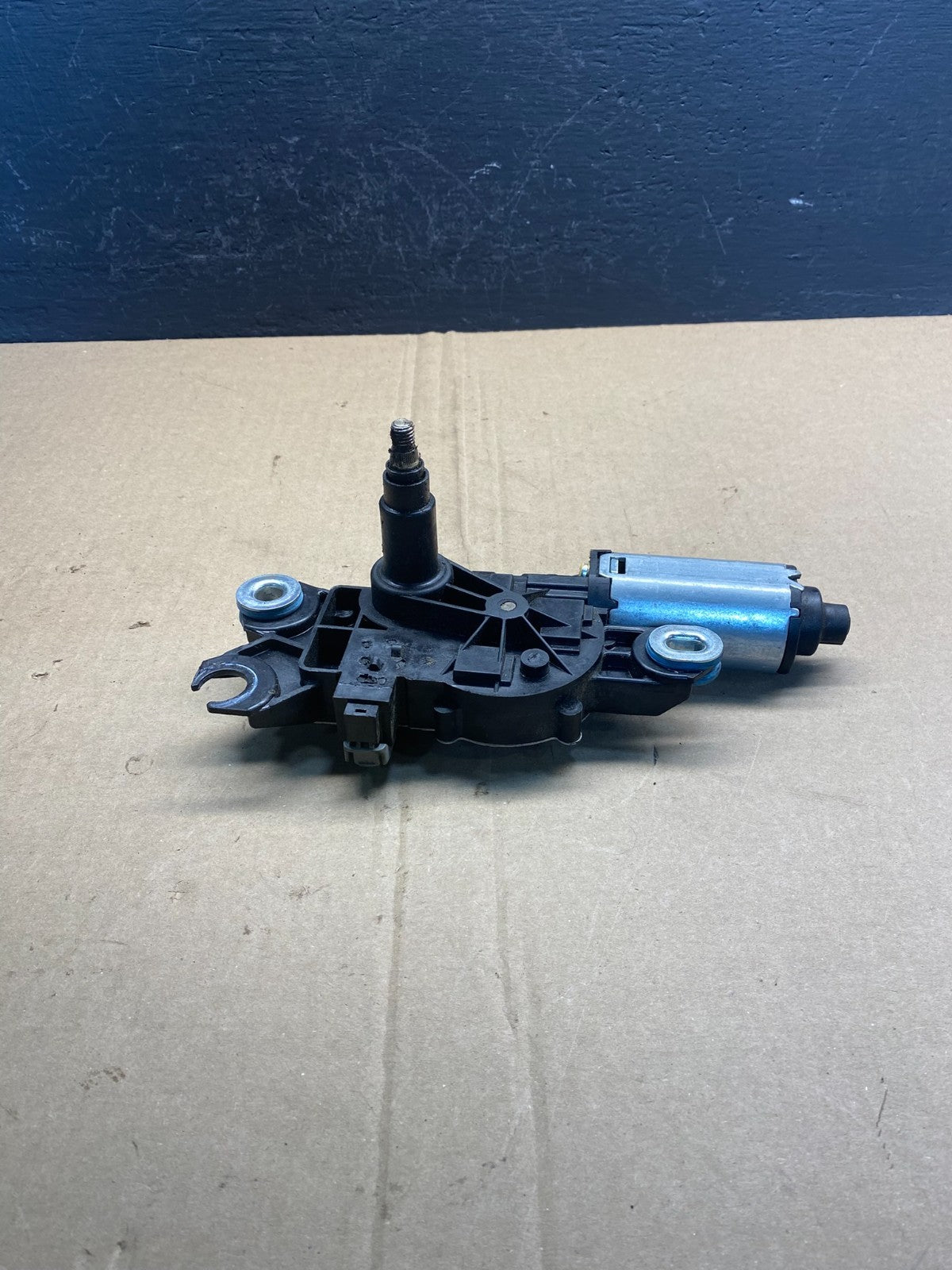 2008-2016 Volvo V70 XC60 XC70 Tailgate Back Door Rear Wiper Motor Wiper AC09531