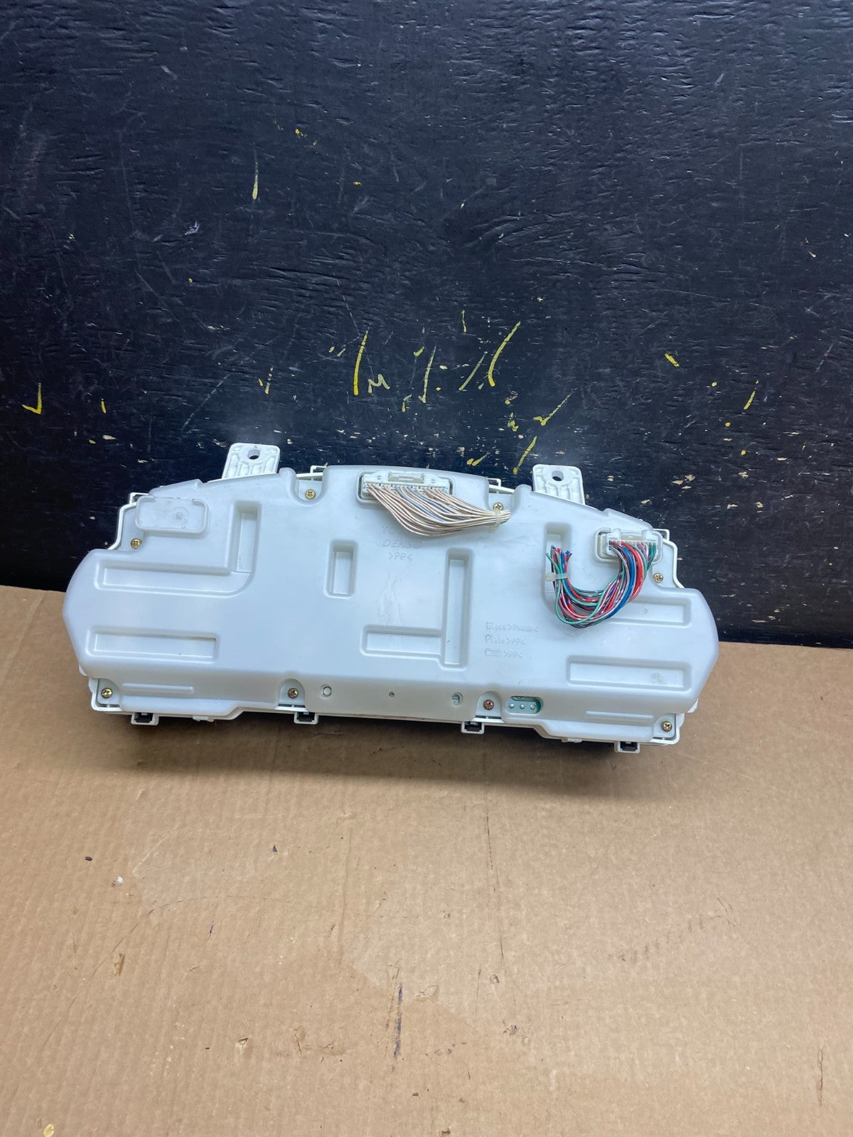 2004 to 2006 Lexus ES330 Speedometer Cluster Gauge OEM z4104 DG5